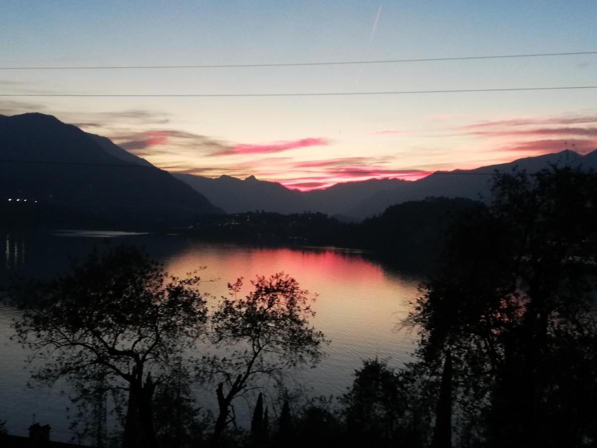Dream Lake Panorama, Garage In The Center Of Varenna Luaran gambar
