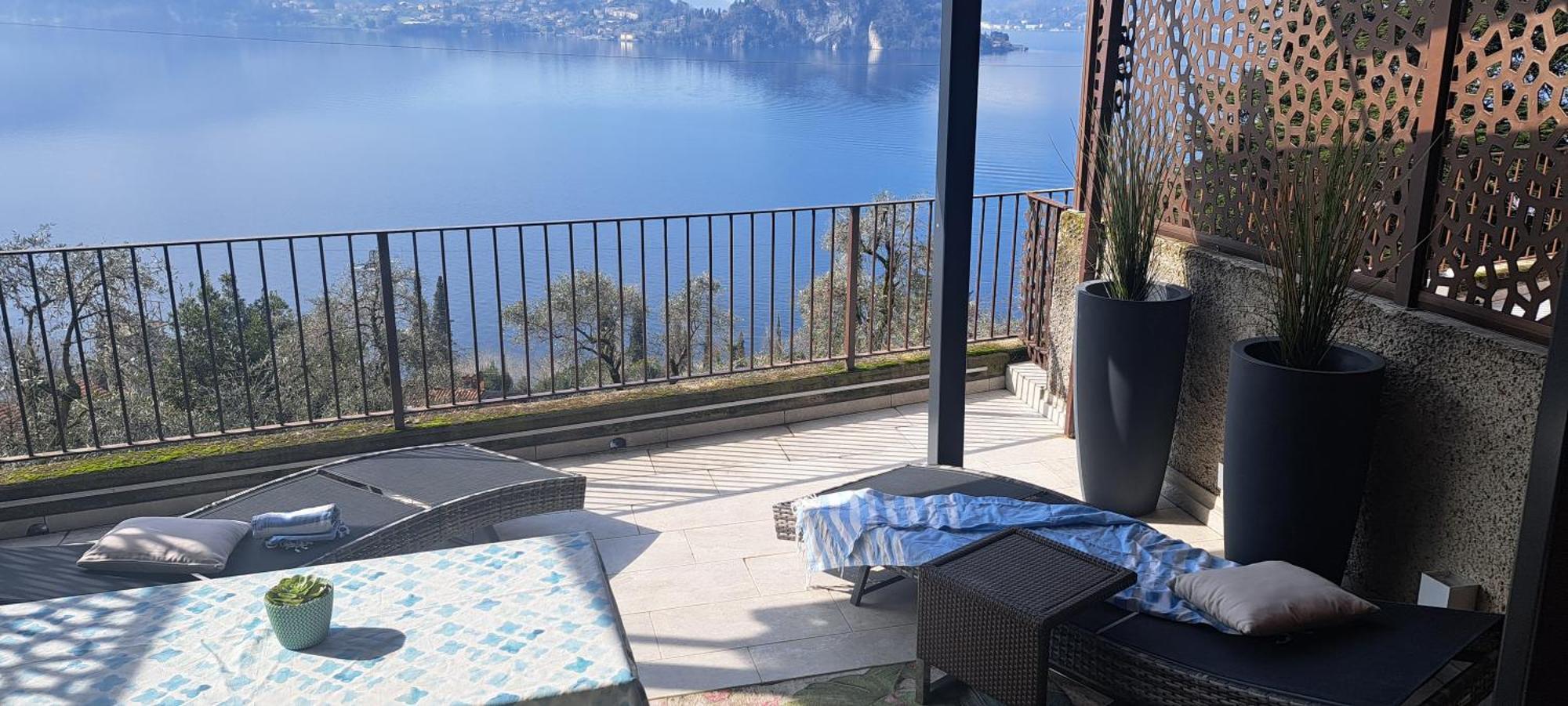Dream Lake Panorama, Garage In The Center Of Varenna Luaran gambar